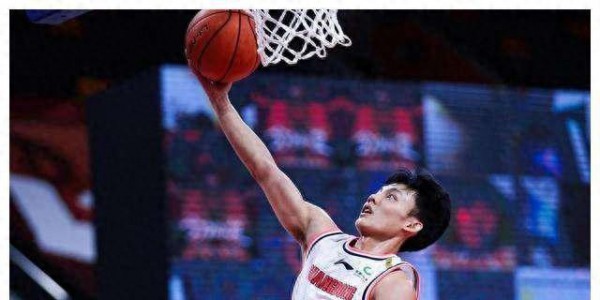 广东惜败北京！输球只怪杜锋胡明轩，徐杰主控稳赢换人后崩盘