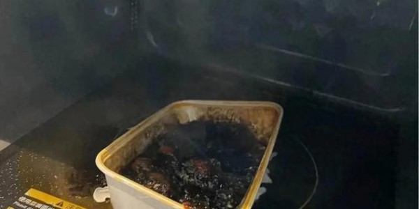 这7样东西，千万别放微波炉，会炸！