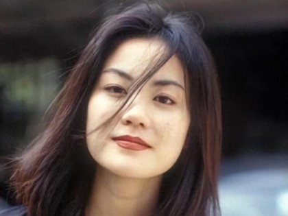 一手好牌打稀烂！歌坛天后跟“活佛”生下孩子，如今现状令人唏嘘