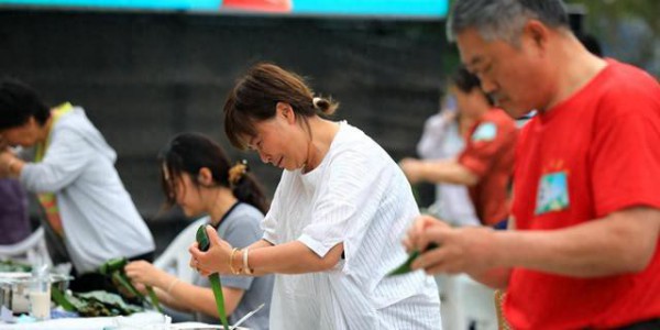 粽叶里包的，从来不止是糯米——你支持“咸粽”还是“甜粽”