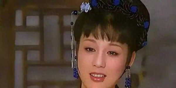 再看《康熙王朝》，才发现为何容妃刷27年马桶，康熙始终不闻不问