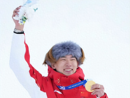 苏翊鸣生日夺金，徐梦桃五战圆梦，中国双金贺新春！