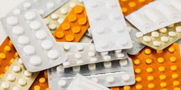 孩子得了甲流高烧，吃奥司他韦不退热，一个中成药很快退烧。