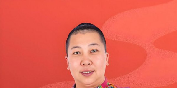 难怪人民日报怒批！东北雨姐现状曝光，带货卖假粉条只是冰山一角