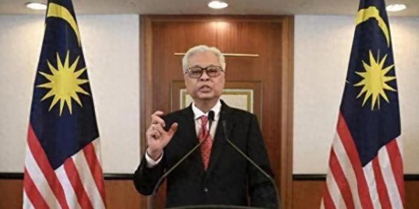 中方必须无条件割让领土？美曾发话后马来西亚叫嚣中国放弃南海