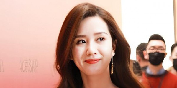 刘诗诗近40状态回春引热议，《惊蛰无声》将映，经典若曦仍惊艳