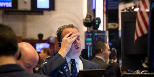 美油突破90美元周涨35%，三大股指齐跌，中概股逆势走强，金银拉升超2%