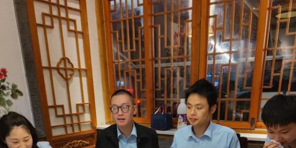 60岁我才明白：任何人请你吃饭，不管去与不去，必须先搞清三件事