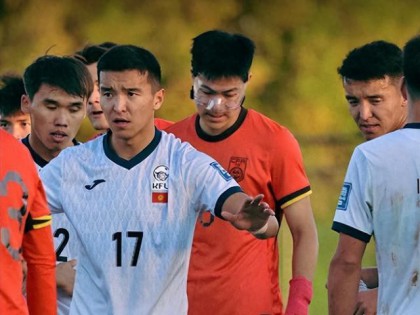 开门红！10人中国队1-0力克老对手，王钰栋建功，彭啸火线复出