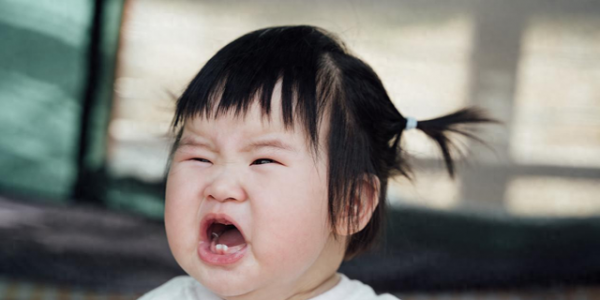 老人“假带娃”现象正在流行，子女不敢吭，最终受苦的还是孩子