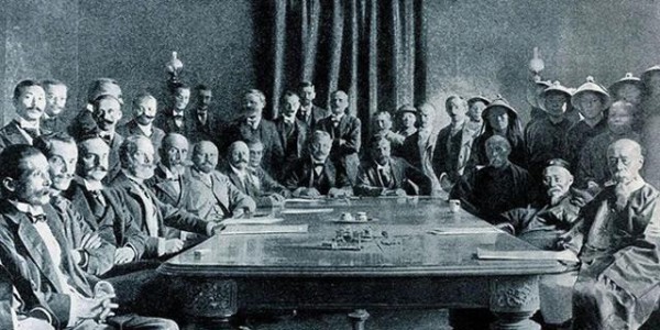 你知道一万亿美元顺差是啥概念不？放200年前八国联军早到家门口