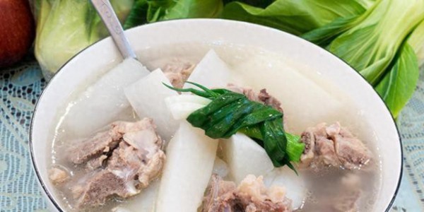 买猪骨头，内行人专挑这2个部位，肉多骨少，价格比瘦肉便宜一半