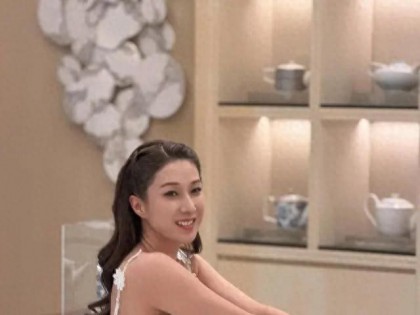 钟嘉欣结婚10周年罕晒恩爱！向老公发表爱的宣言：我依然如此爱你