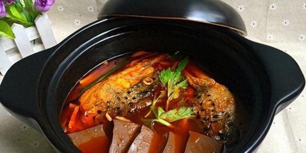 18款家常菜肴推荐：三文鱼头鸭血煲、清炒藕带、清蒸鸡翅