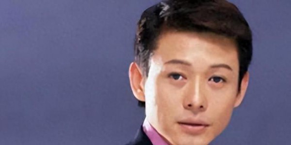 与董卿同居五年，分手后娶小20岁娇妻，如今与董卿的境况天差地别