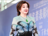请谁不好请俩外国人！百花奖最大败笔是请她俩，刘晓庆赢麻了
