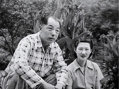1955 年，43岁赵四小姐在台湾软禁期间留影，体态丰腴，气质不凡