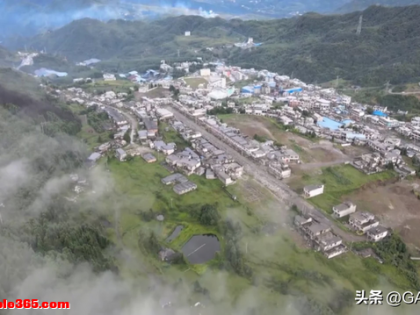 一座被大地“吞掉”的小镇！昔日贵州煤都，如今成了荒山空城？