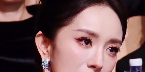 难怪缺席儿子生日，谢霆锋宣布2个好消息，他和杨幂“同命相怜”