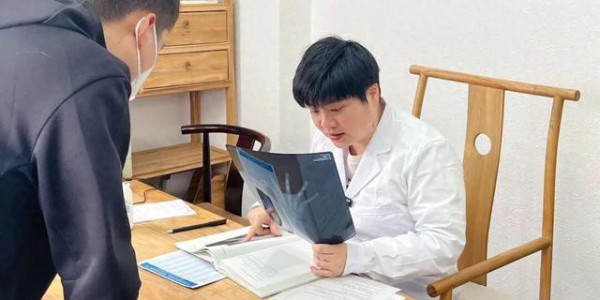 矮个子5个特征，2个以上，孩子难长高！骨龄才是关键