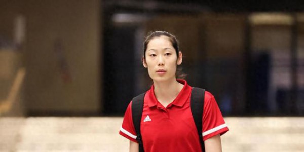 郎平做梦也没想到，远走国外仅1年，31岁的朱婷早已走上另一条路