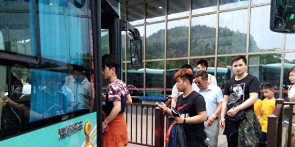 有人劝导游客不要前往韶山？络绎不绝人流，本就是民心最直观体现