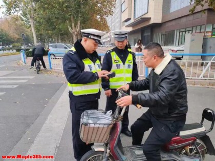 除了戴头盔，12月1日起，电动车、摩托车“2禁2罚”，车主注意