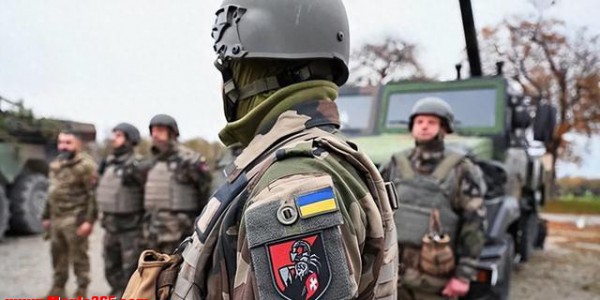 被打崩了！俄军突击队拿下指挥部，缴获机密情报，法械旅集体叛逃