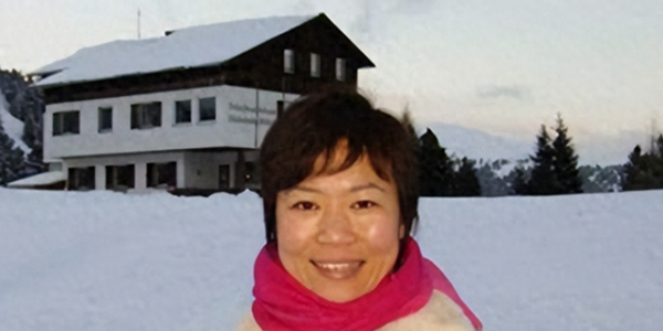 她是落马高官李宝金的情妇，为取悦情夫不结婚，出狱后却音讯全无