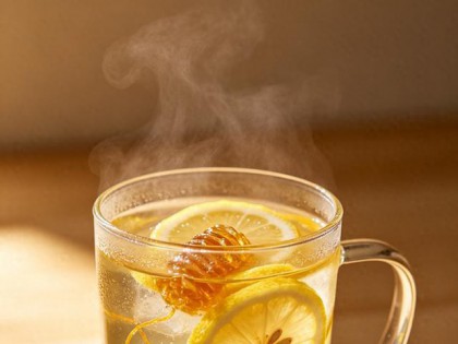 蜂蜜真正的“厉害之处”终于曝光！很多人只冲水喝，白白浪费大半