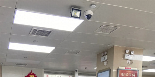 银行人员说漏嘴：1月起，手里有定期存款的人，尽量做好4个准备