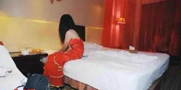 出租屋变淫窝，35岁女子卖淫被抓。
