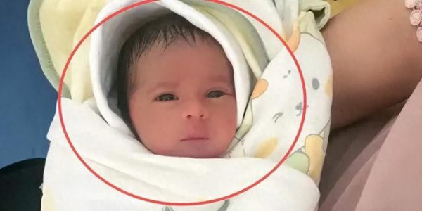 “最帅男婴” 走红！卡姿兰大眼睛高鼻梁，网友：真想抱回家当女婿