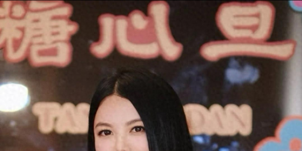 善恶有报！高调炫富、国家立场被质疑，50岁李湘终为荒唐买了单