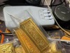 上海一男子借给朋友250万元，对方主动押上14根金条，朋友失联后他一验懵了：全是假的……