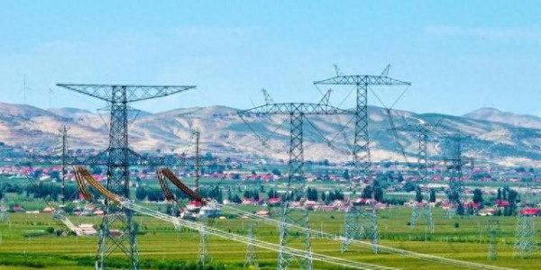 马斯克拉响警报，旧世界只剩5年！中国手握的唯一王牌，不是芯片