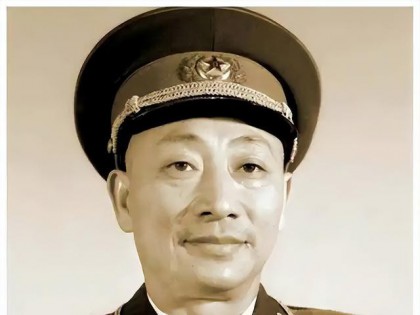 1949年，儿子“牺牲”17年后，警卫员登门：您儿子现在是徐司令！