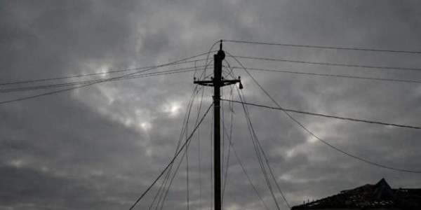 俄罗斯不再留手！乌克兰电力遭到毁灭打击，泽连斯基紧急求援过冬