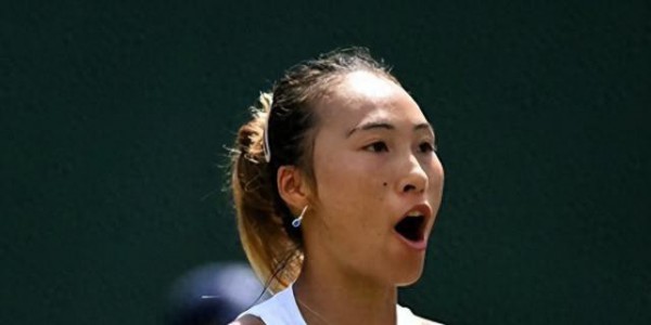 不到24小时，郑钦文迎3个坏消息，官媒为接连一轮游的她指了明路