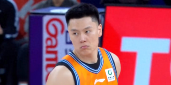 一夜两场大胜！辽宁男篮输太惨，上海进前四，CBA最新积分榜如下