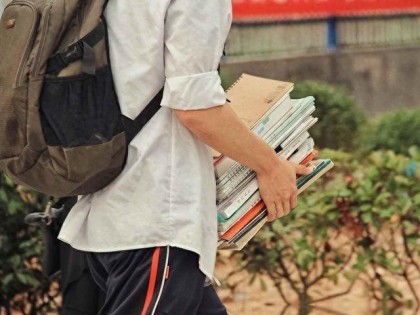 县城高三生瘦十几斤，父母三年没睡过整觉，高考后全家才敢松口气