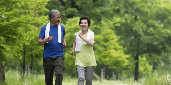 经常散步对肝好吗？医生发现：肝脏最喜欢的3件事，平时要多做