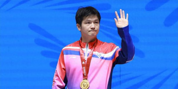 恭喜！28岁樊振东官宣喜讯，与王曼昱同行，球迷：终于等到这一刻