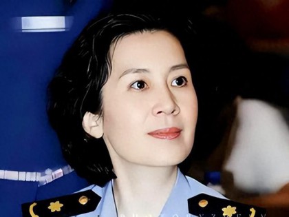 享正军级待遇的国家一级演员，被丈夫嫌弃，离婚后单身35年
