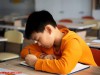 孩子沉迷手机不是抑郁内耗，父母太过软弱，难养出自律的孩子