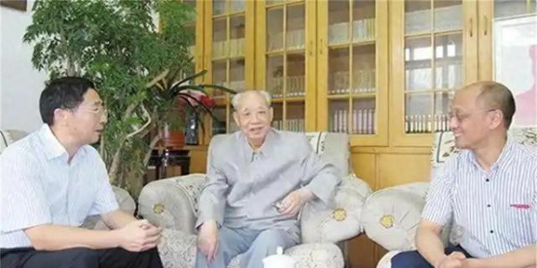 邓小平去世后，汪东兴接受采访，说毛主席最担心的事还是发生了