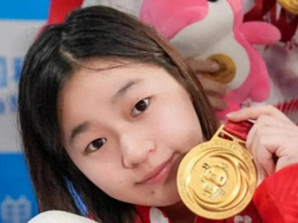 全红婵留长发好惊艳，身材瘦一圈度过发育期，真应了女大十八变