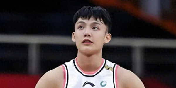 杜峰首节“练兵”失败！开局双方慢热无手感 半场江苏47：47