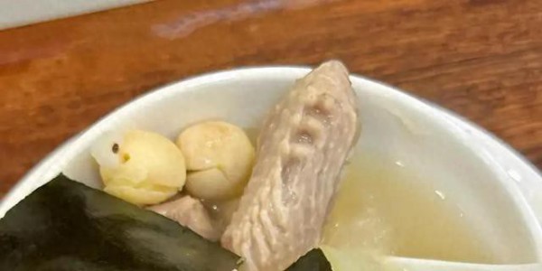 “立秋吃一肉，一年不咳嗽”，清热润肺又健脾，老人小孩要常吃