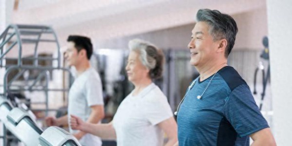 日本人不爱运动，却普遍长寿，4个好习惯大有益处，值得学习